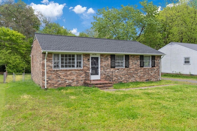 Foto del edificio - 4830 Kinloch Ln