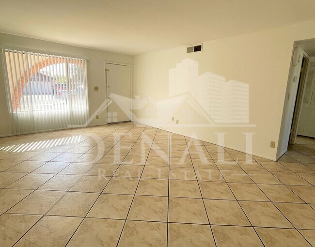 Building Photo - 4746 W Aster Dr