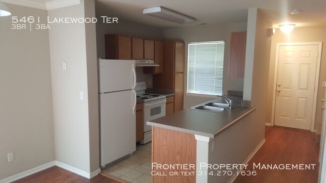 Foto del edificio - 5461 Lakewood Terrace