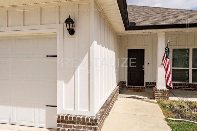 Foto del edificio - Modern 4BR 2 BA Home in Spanish Fort