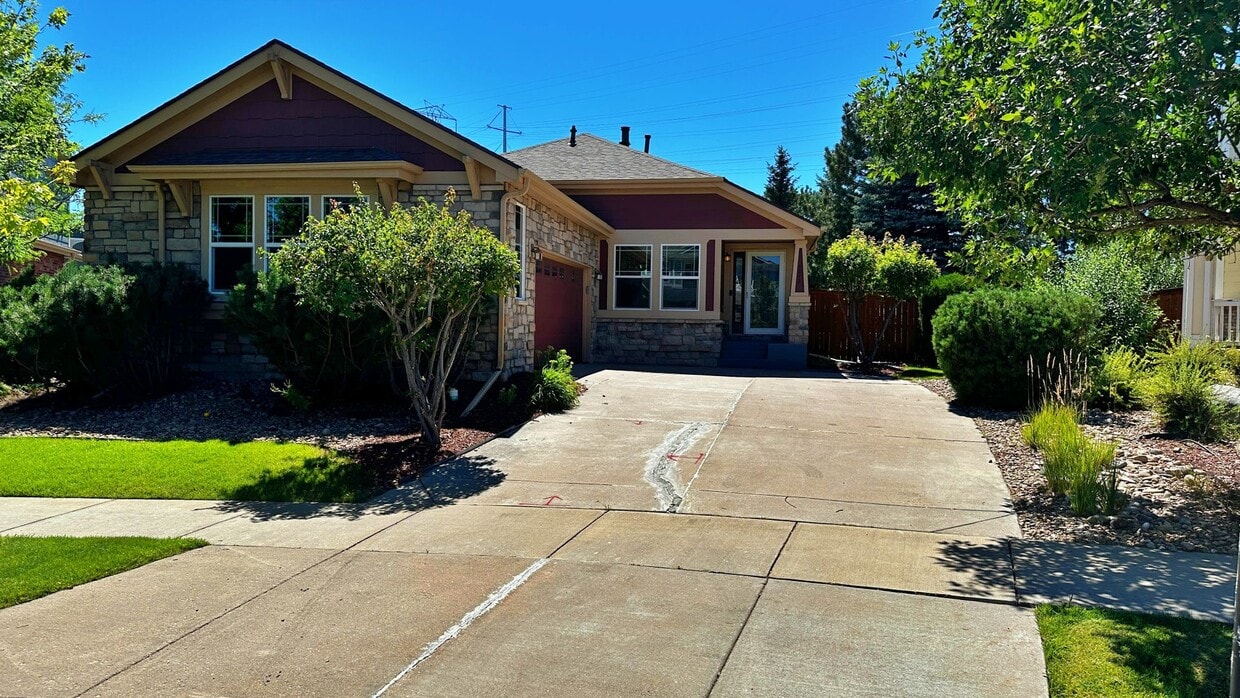 Primary Photo - Fantastic 3 Bd 3 Bth + Office in Cherry Cr...