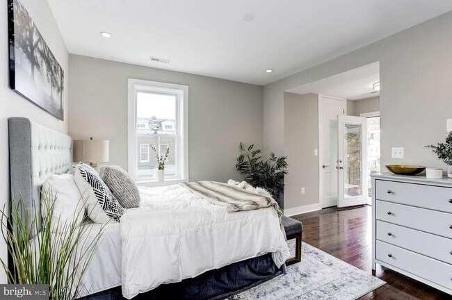 Foto del edificio - 3200 Park Pl NW