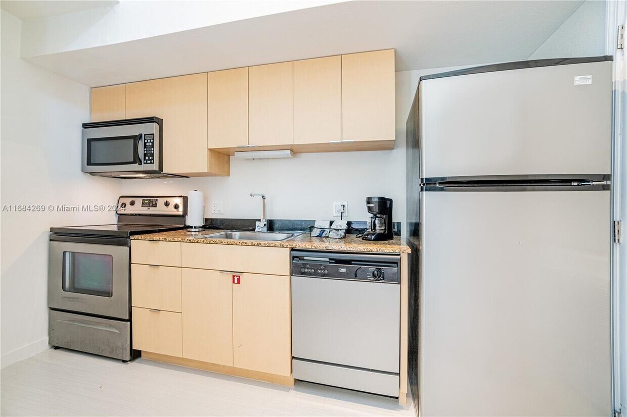 Foto principal - 1212 NW 82nd Ave