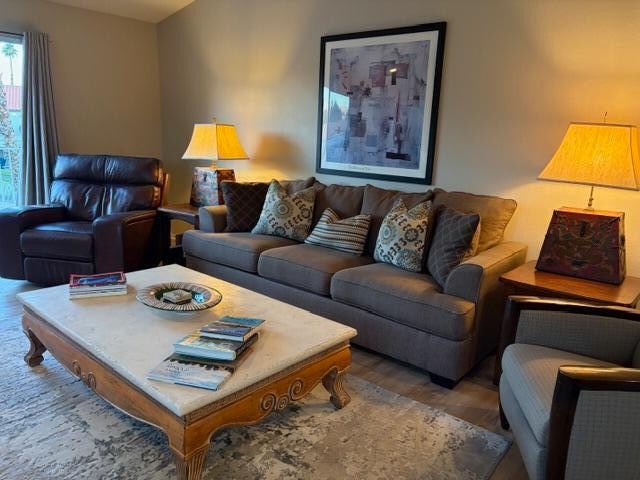 Foto del edificio - 726 Vista Lago Dr N