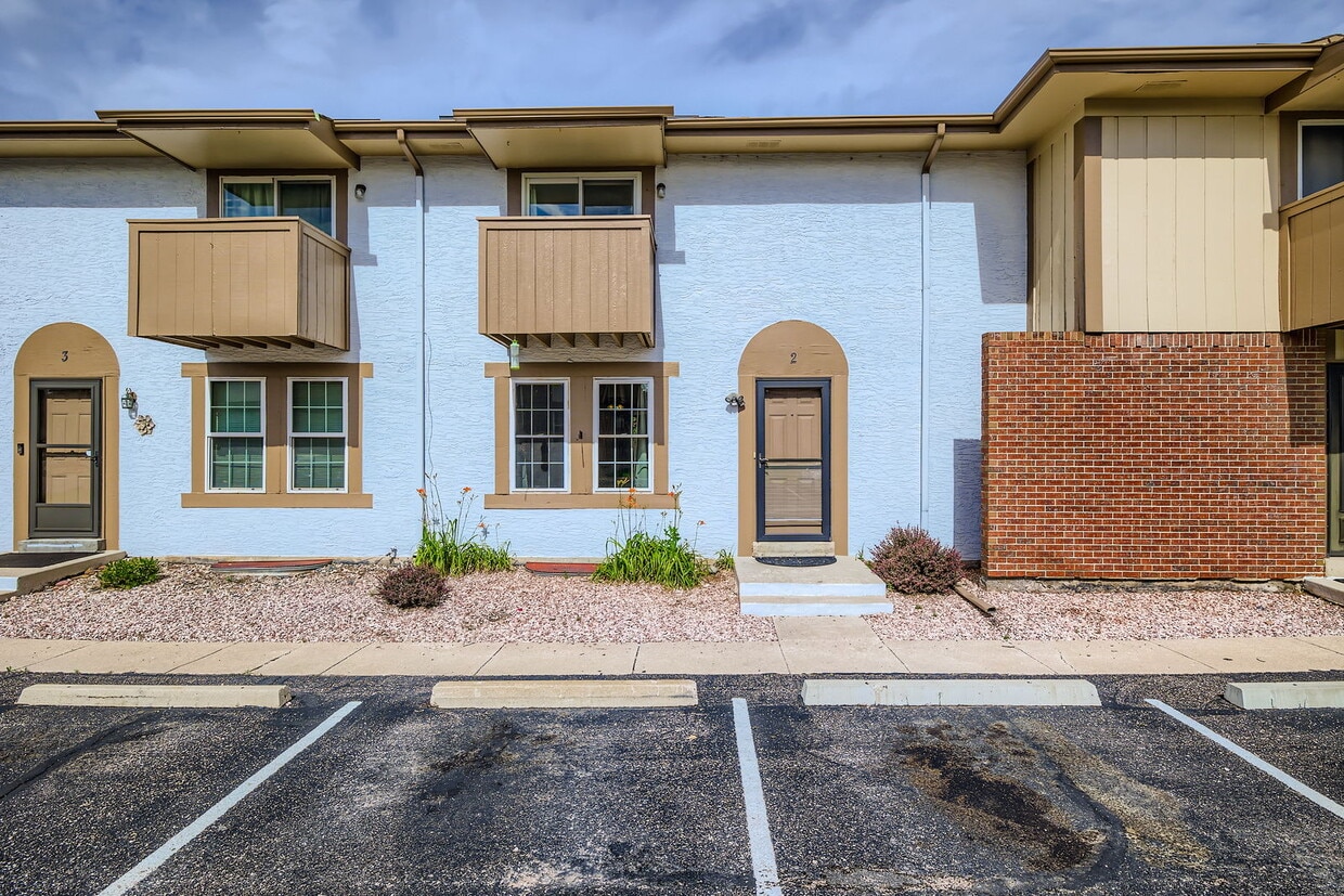 Photo - 1233 Willow Bend Cir (Colorado Springs, CO)