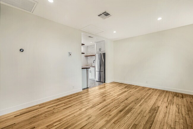 Foto del edificio - 654 Ozone St, Santa Monica, CA 90405