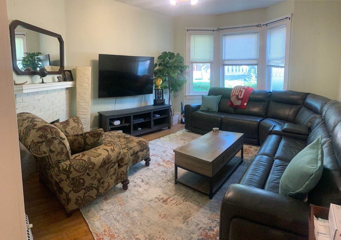 Foto principal - 3817 John Ave
