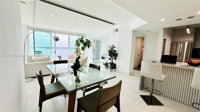 Building Photo - 800 Claughton Island Dr