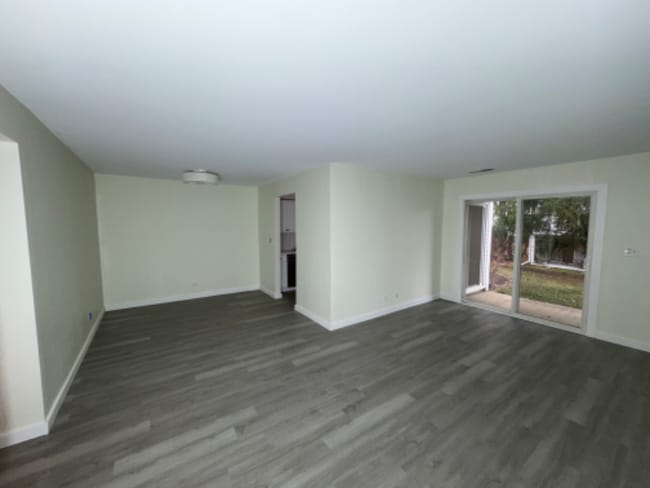 Foto del edificio - 323 Sheffield Ct