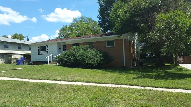 Foto del edificio - 4002 Blackpool Rd