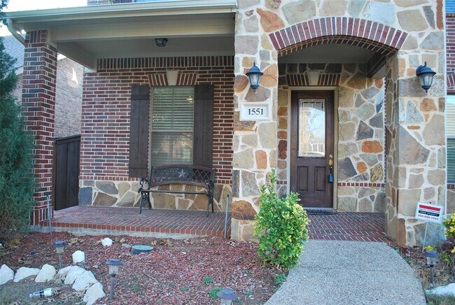 Building Photo - 1551 Barksdale Dr