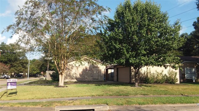 Building Photo - 18834 Pine Trace Ct