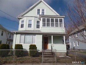 Building Photo - 129 Kent Ave