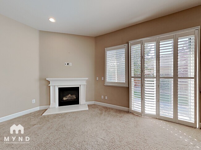 Building Photo - 5757 Meadow Park Dr