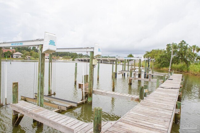 Building Photo - 300 Bayou Blvd