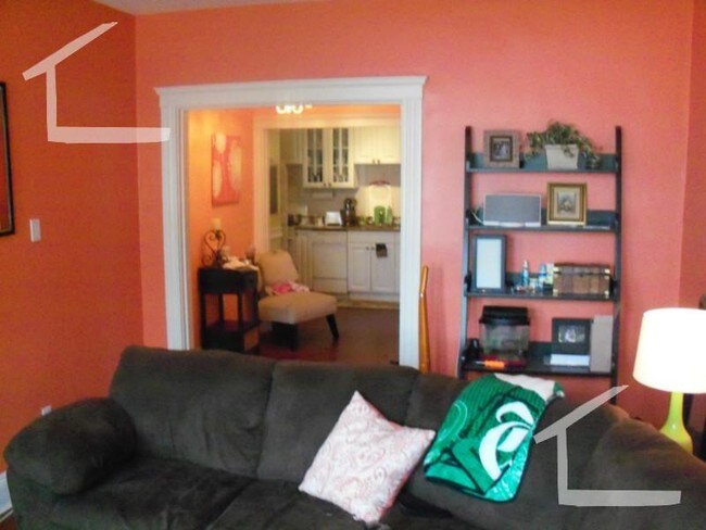 Building Photo - 15 Colliston Rd