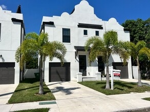 Building Photo - 2610 E Clark St