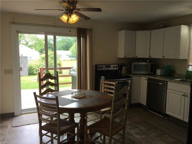 Building Photo - 7 Deangelis Dr