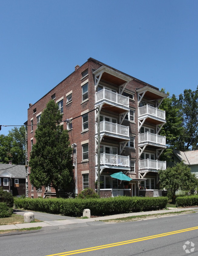 74 High St, Greenfield, MA 01301 Apartments in Greenfield, MA