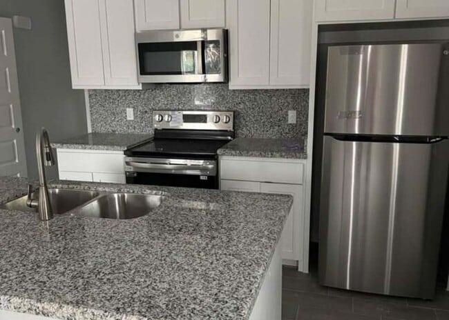 Building Photo - 1756 S Isla de Palmas