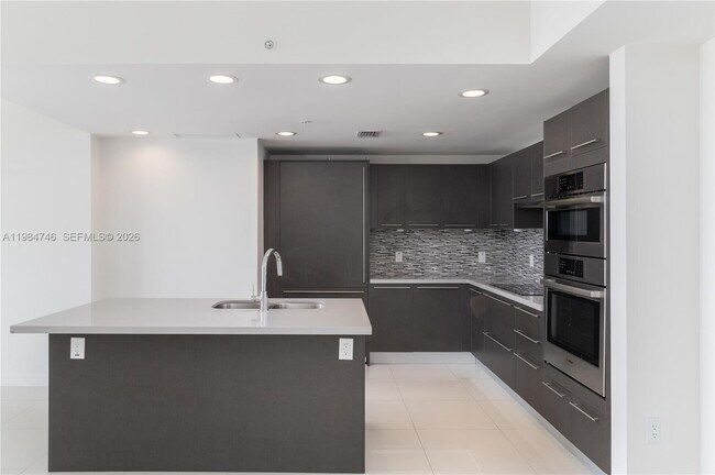 Building Photo - 7661 NW 107th Ave