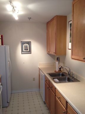 Foto del edificio - 14720 Village Square Pl