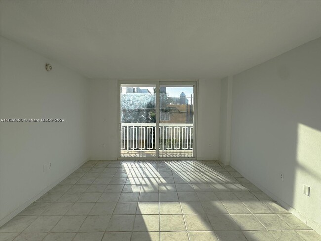 Building Photo - 401 Ocean Dr