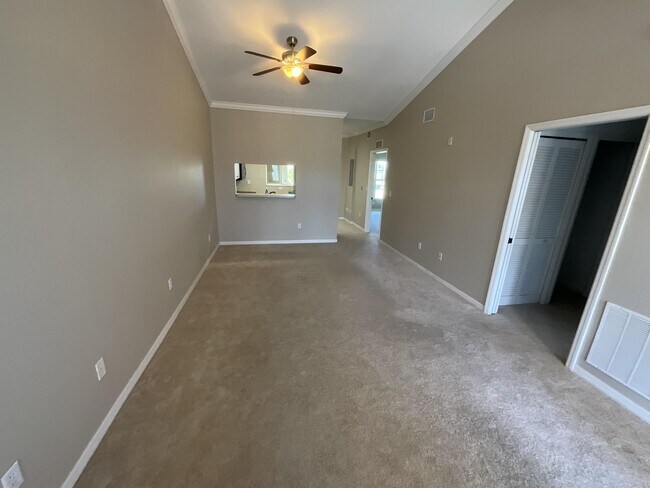 Foto del edificio - 8555 Bernwood Cove Loop