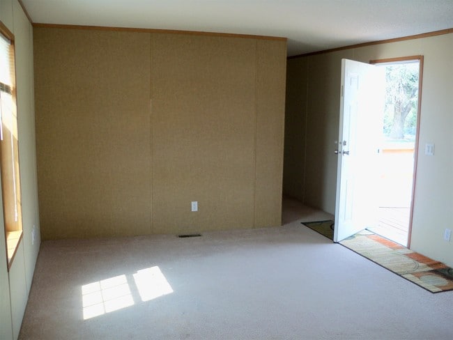 Foto del edificio - 2034 Hillner Ln