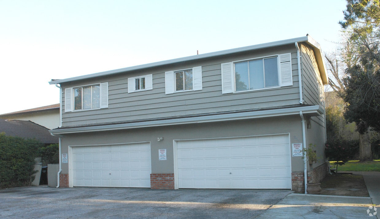 Building Photo - 829 Blair Ave