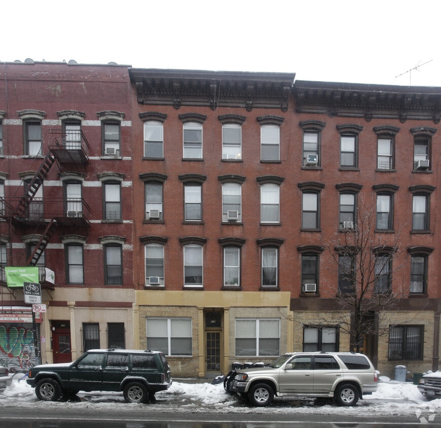 Building Photo - 108 Greenpoint Ave
