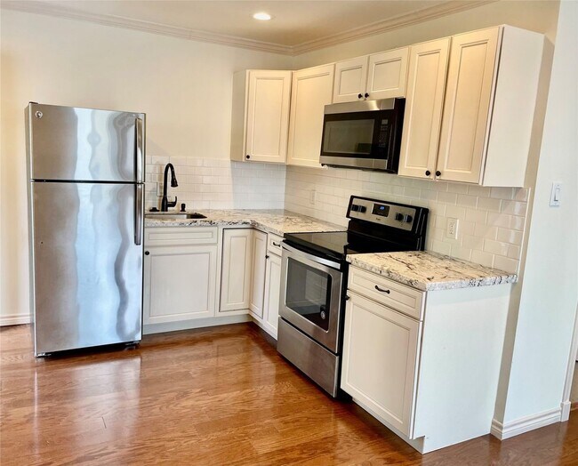 Foto del edificio - 1332 W 21st St