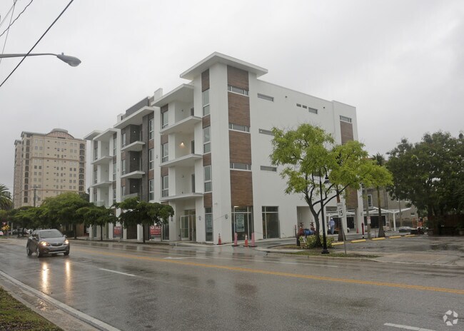 Building Photo - CONDOMINIUMS OF ORANGE CLUB