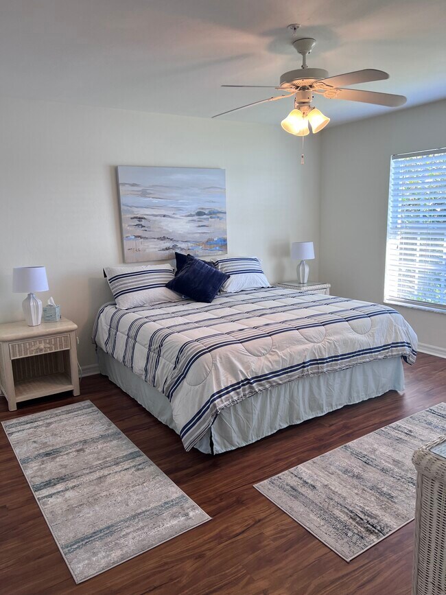 Foto del edificio - 9850 Costa Mesa Ln