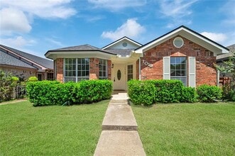 Building Photo - 1019 Sanders Dr