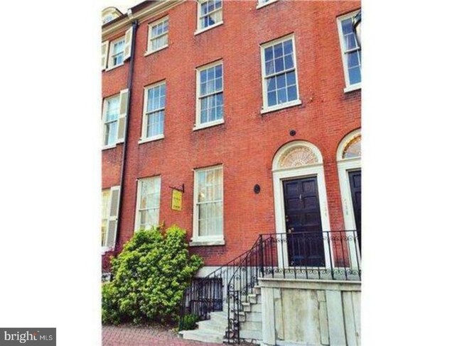 Foto del edificio - 704-6 S Washington Square