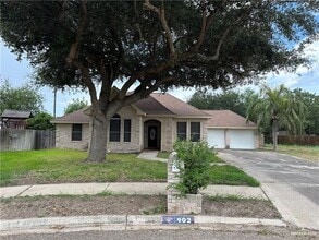 Building Photo - 19 Hidden Forest Dr