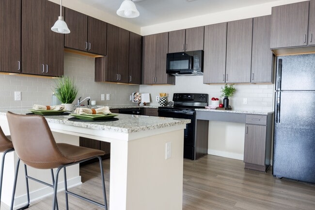 Building Photo - The Alden at Westmoor