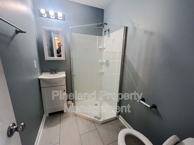 Building Photo - 6412 Rockford Dr