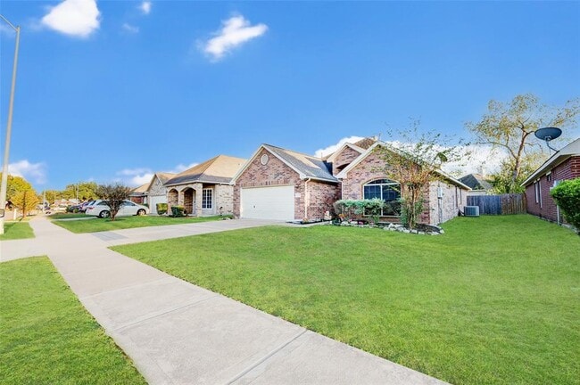 Building Photo - 21119 Sun Haven Dr