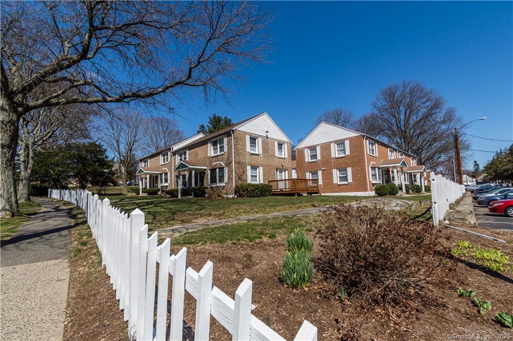 240 Sunnyridge Ave, Fairfield, CT 06824 Townhome Rentals in Fairfield