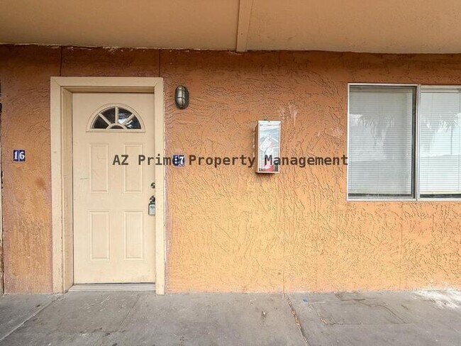 Foto del edificio - 2537 W Georgia Ave
