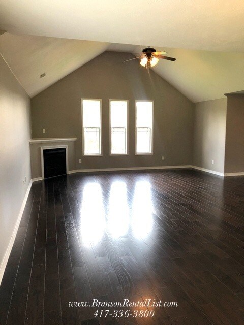Foto del edificio - Over 2,000 sqft on one level