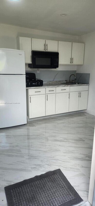 Primary Photo - 8541 NW 178th St