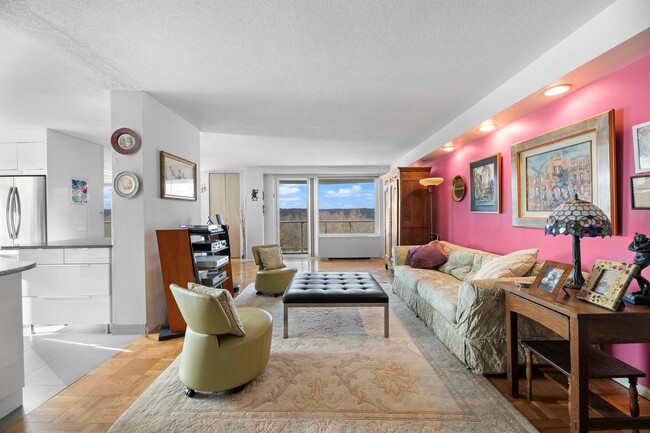 Building Photo - 3333 Henry Hudson Pkwy W