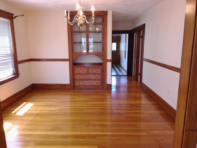Foto del edificio - 68 Templeton Pkwy