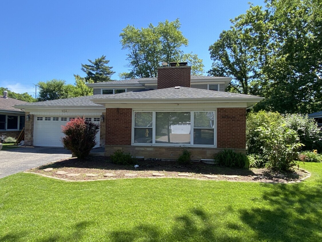 Primary Photo - 1047 Hunter Rd