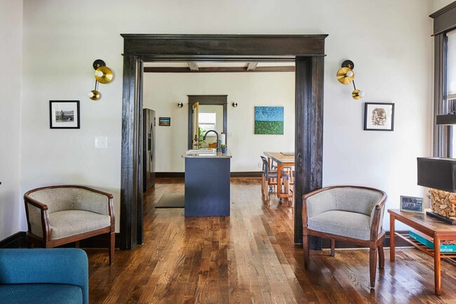 Building Photo - 1623 11th Pl S