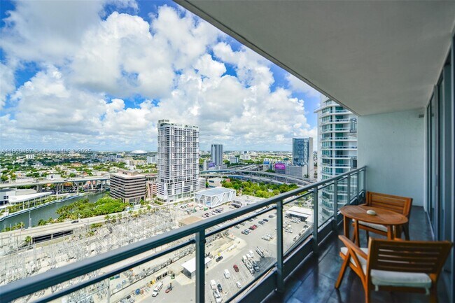 Foto del edificio - 92 SW 3rd St