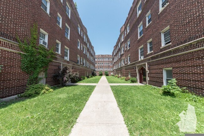 Foto del edificio - 2002 W Foster Ave